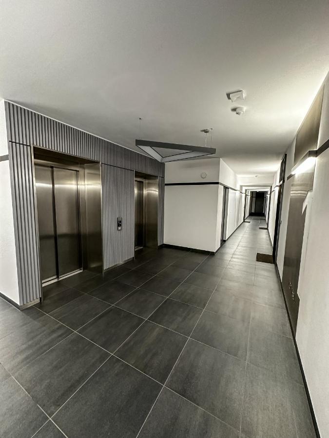 Apartament Vip Wola Warsaw Exterior photo